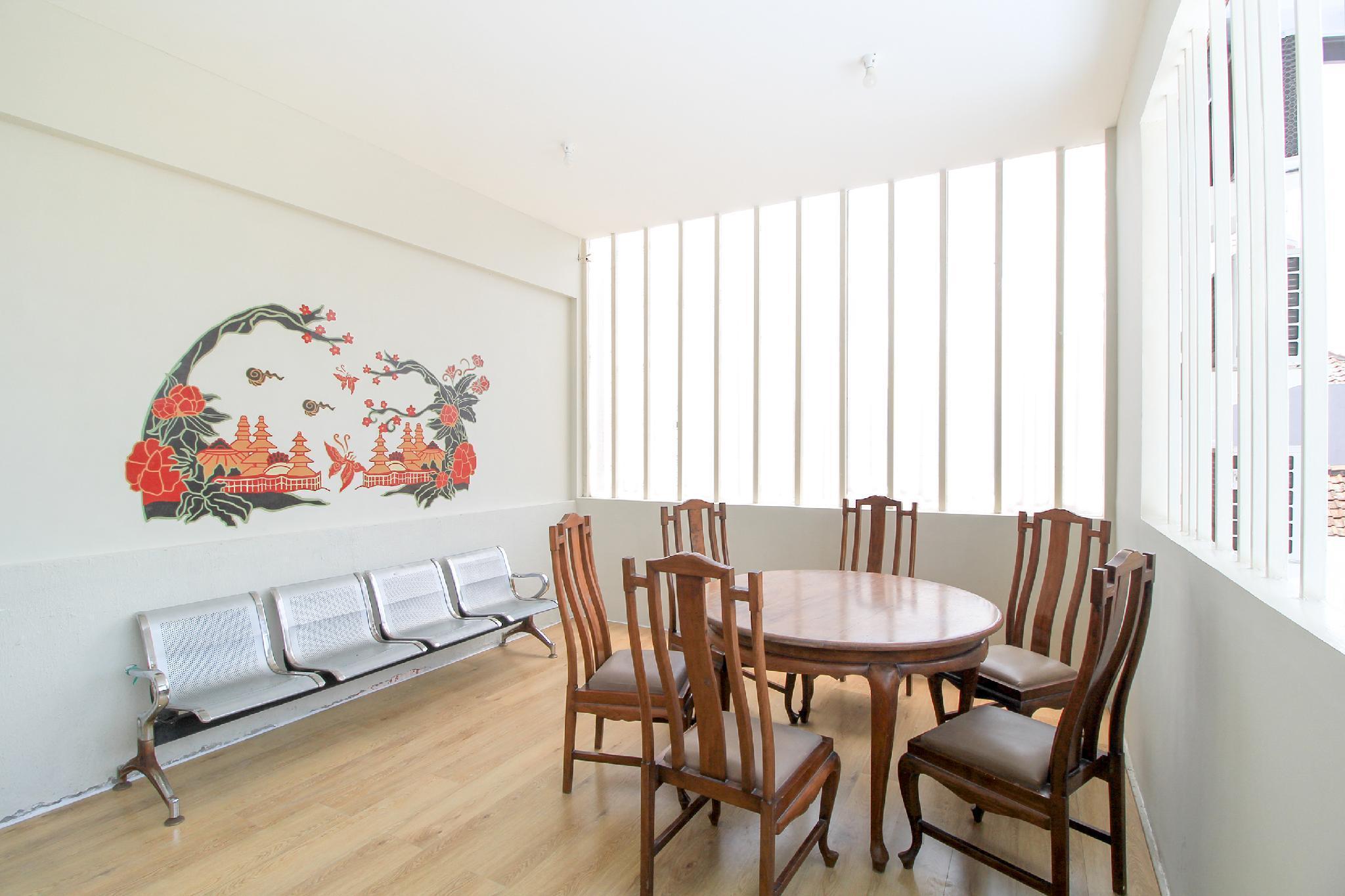 Super Oyo 168 K-15 Residence Surabaya Eksteriør billede